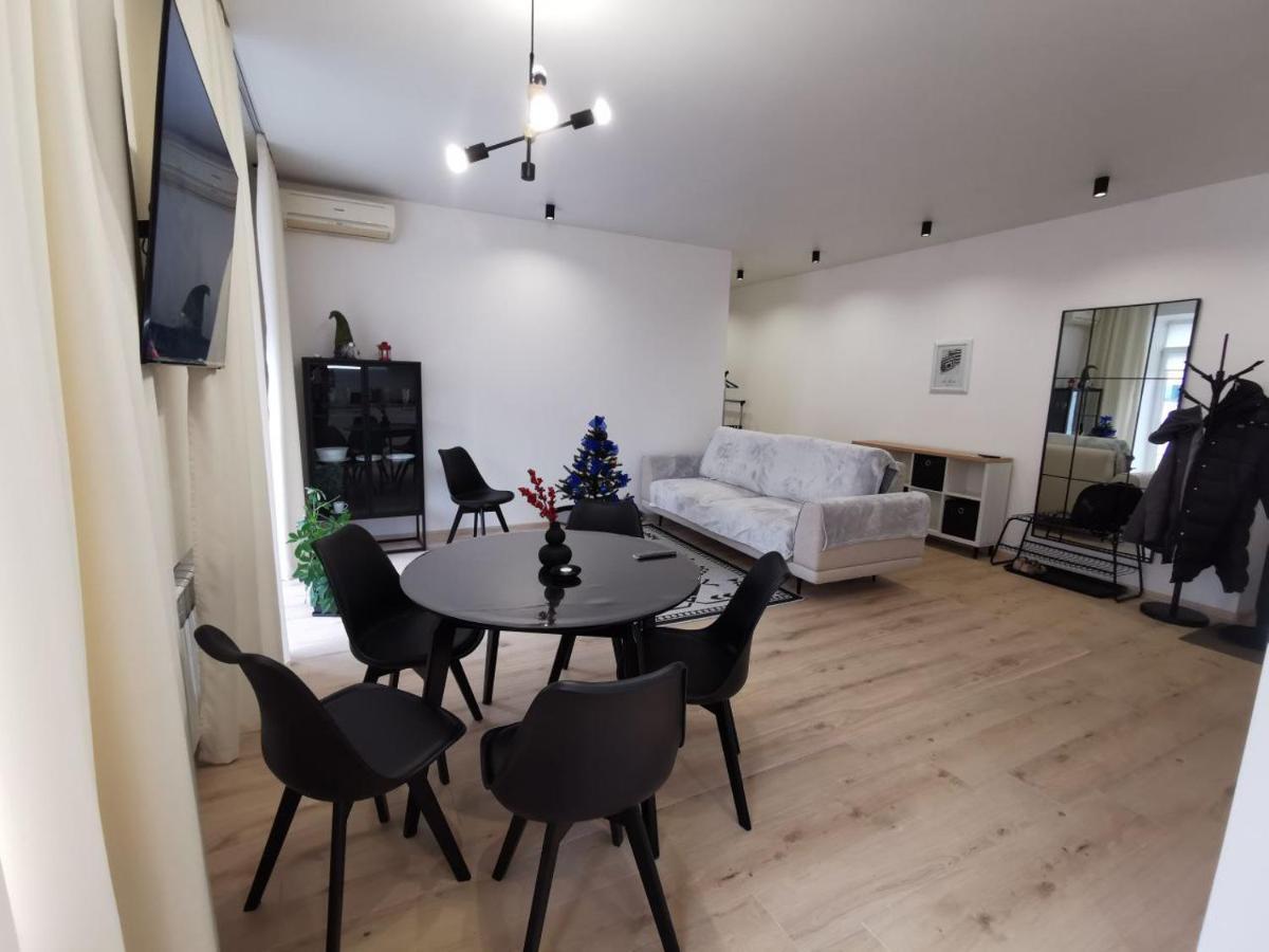 Soborna Apartment Riwne Exterior foto
