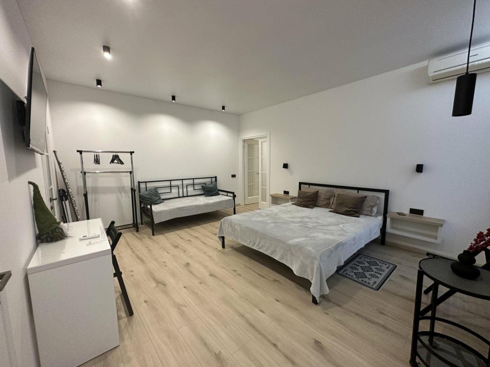 Soborna Apartment Riwne Exterior foto