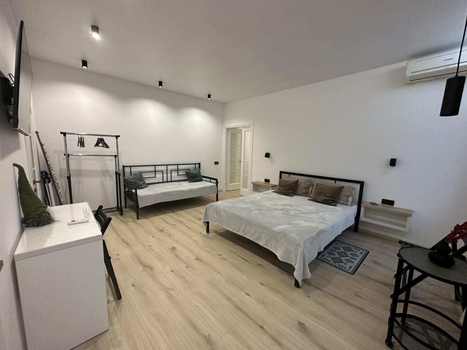 Soborna Apartment Riwne Exterior foto
